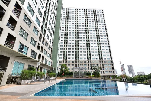 Lumpini Wongamat Suites
