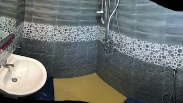 Standard Single Room | Bathroom sink