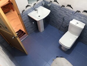Standard-Einzelzimmer | Badezimmer | Dusche, kostenlose Toilettenartikel