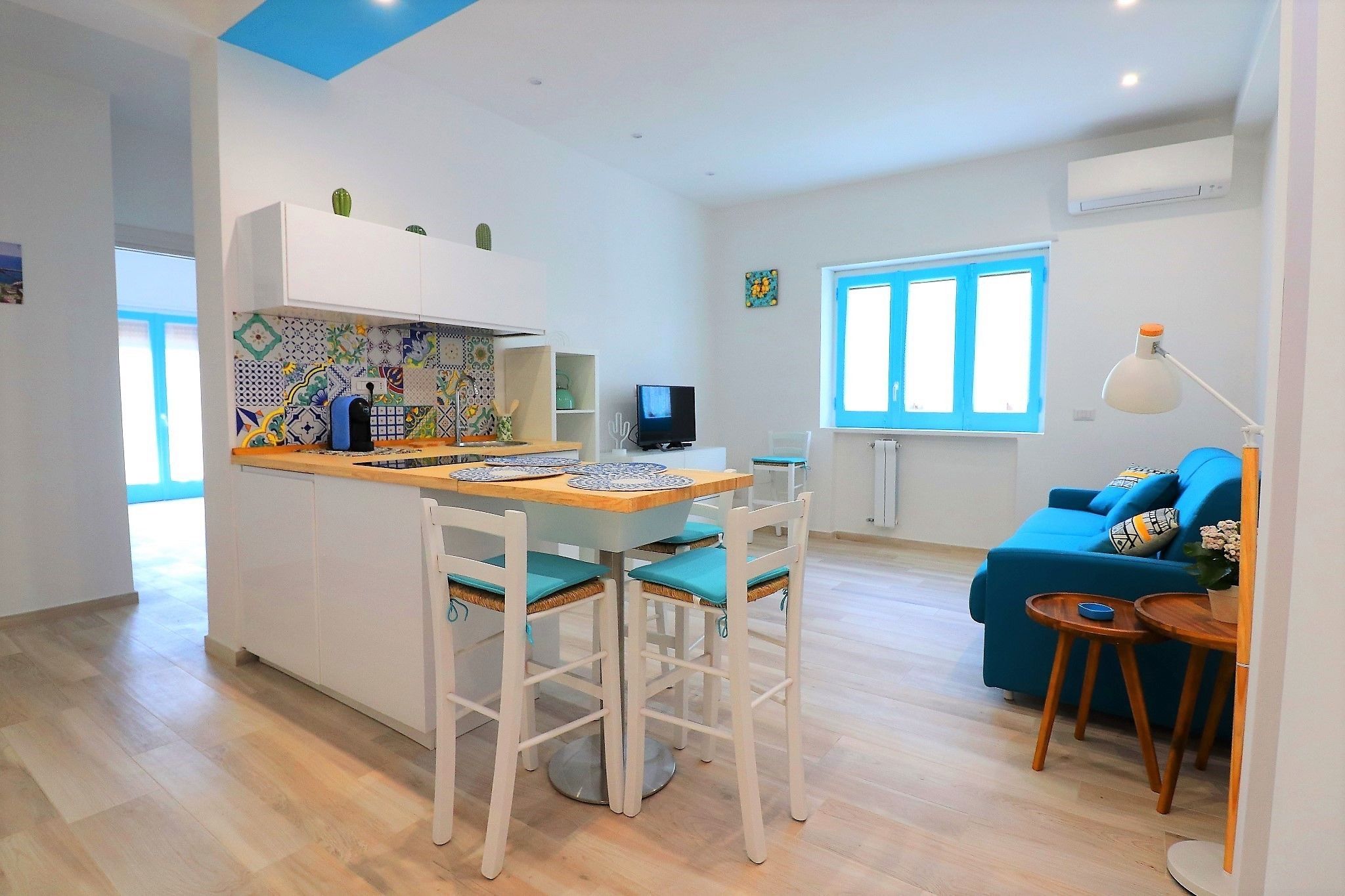 Apartment, 1 Bedroom, Smoking, Balcony | In-room dining