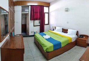 In-room safe, blackout drapes, soundproofing, free WiFi