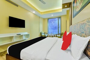 Deluxe Studio | Premium bedding, memory-foam beds, minibar, in-room safe - Staybook Hotel Nitya Maharani (New Delhi)
