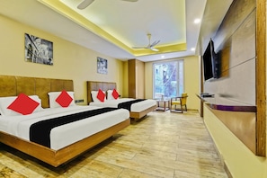 Deluxe family suite | Premium bedding, memory foam beds, minibar, in-room safe