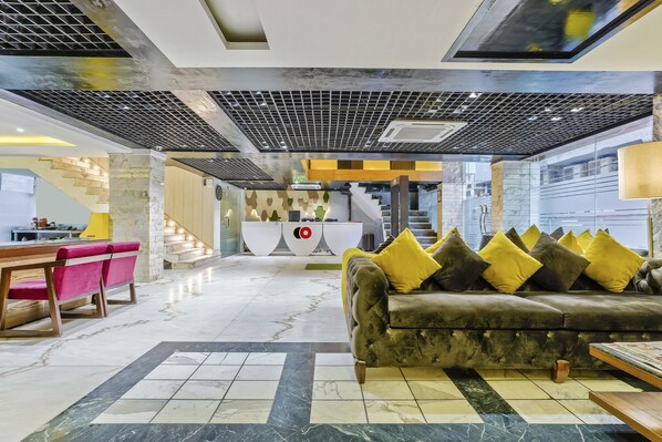 Reception - Staybook Hotel Nitya Maharani (New Delhi)