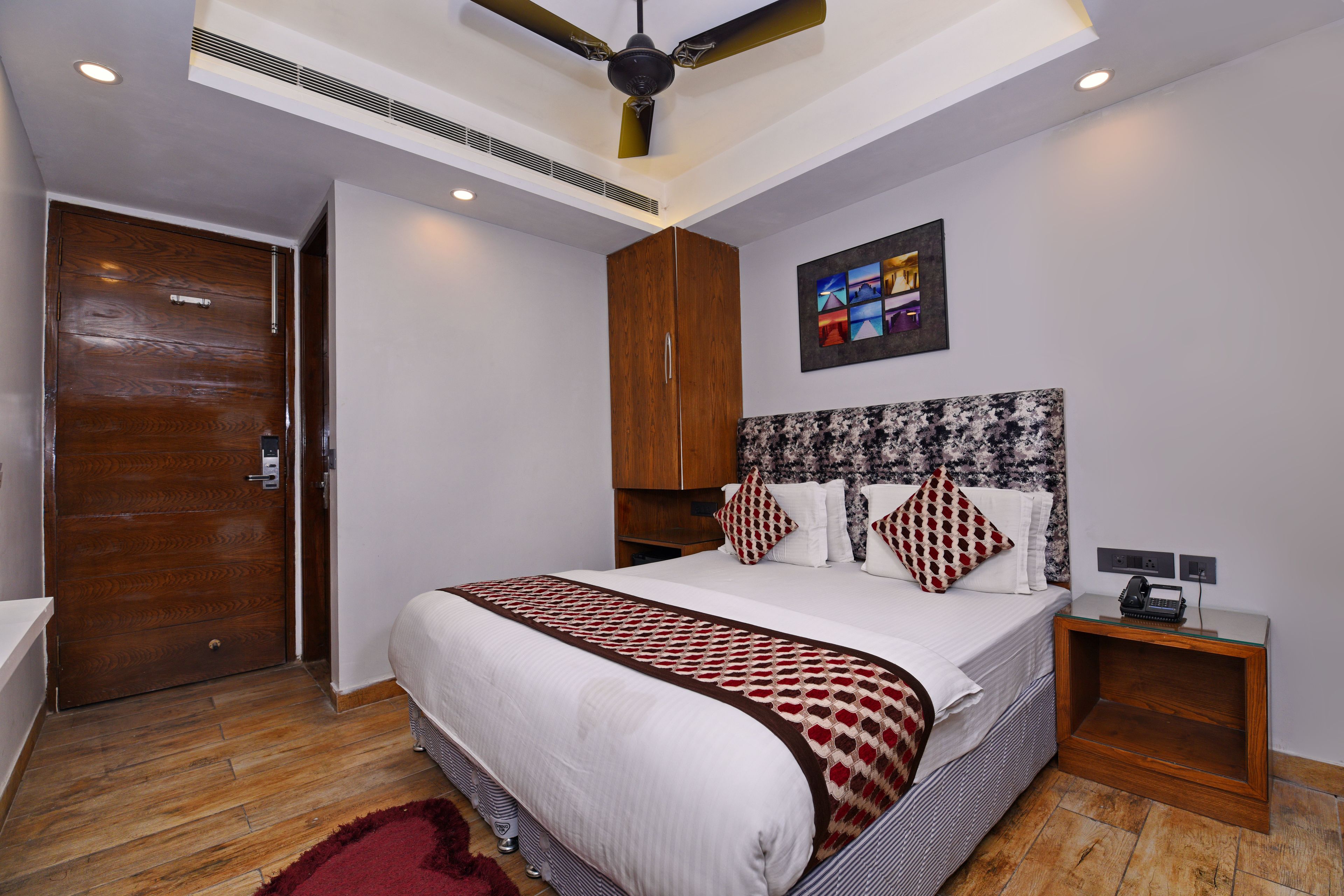 Photo - Staybook Hotel Nitya Maharani