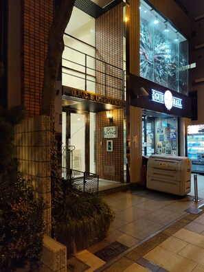 Exterior detail - Skyliving Namba (Osaka)