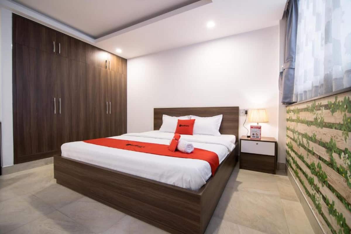 Studio Suite, City View