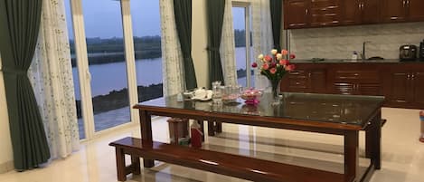 Breakfast, lunch, dinner served; local cuisine