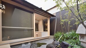 Unclassified image, 5 of 50, button - Kyo no Ondokoro GOKOMACHI-EBISUGAWA #3 (Kyoto)