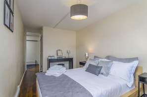 1 bedroom, blackout curtains, iron/ironing board, free WiFi - King's Place Camden Town (London)