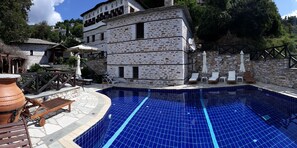 Piscina externa sazonal