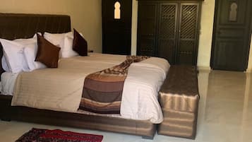 Classic Double Room, 1 King Bed, Non Smoking | Premium bedding, in-room safe, individually decorated, blackout drapes