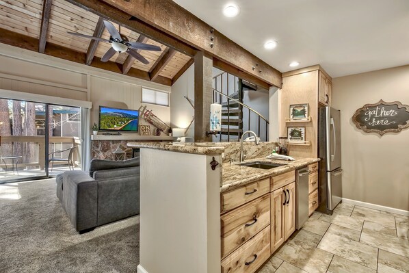 Casa de ciudad, 1 habitación | Cocina privada | Refrigerador, microondas, horno y lavavajillas