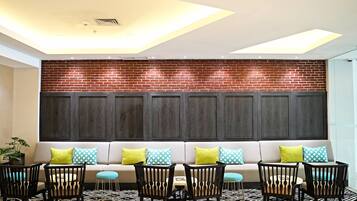 Área de estar no saguão