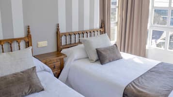 Double or Twin Room | Desk, blackout curtains, free cots/infant beds, free WiFi