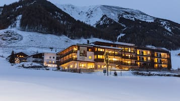 Façade de lâhĂ©bergement - soirĂ©e/nuit