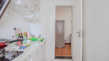 Classic-Apartment, 3 Schlafzimmer | Eigene Küche | Kühlschrank, Wasserkocher mit Kaffee-/Teezubehör, Wasserkocher