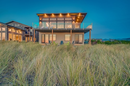 Oceanfront - The Manzanita Pool House