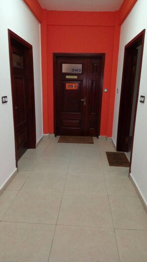Pintu masuk properti