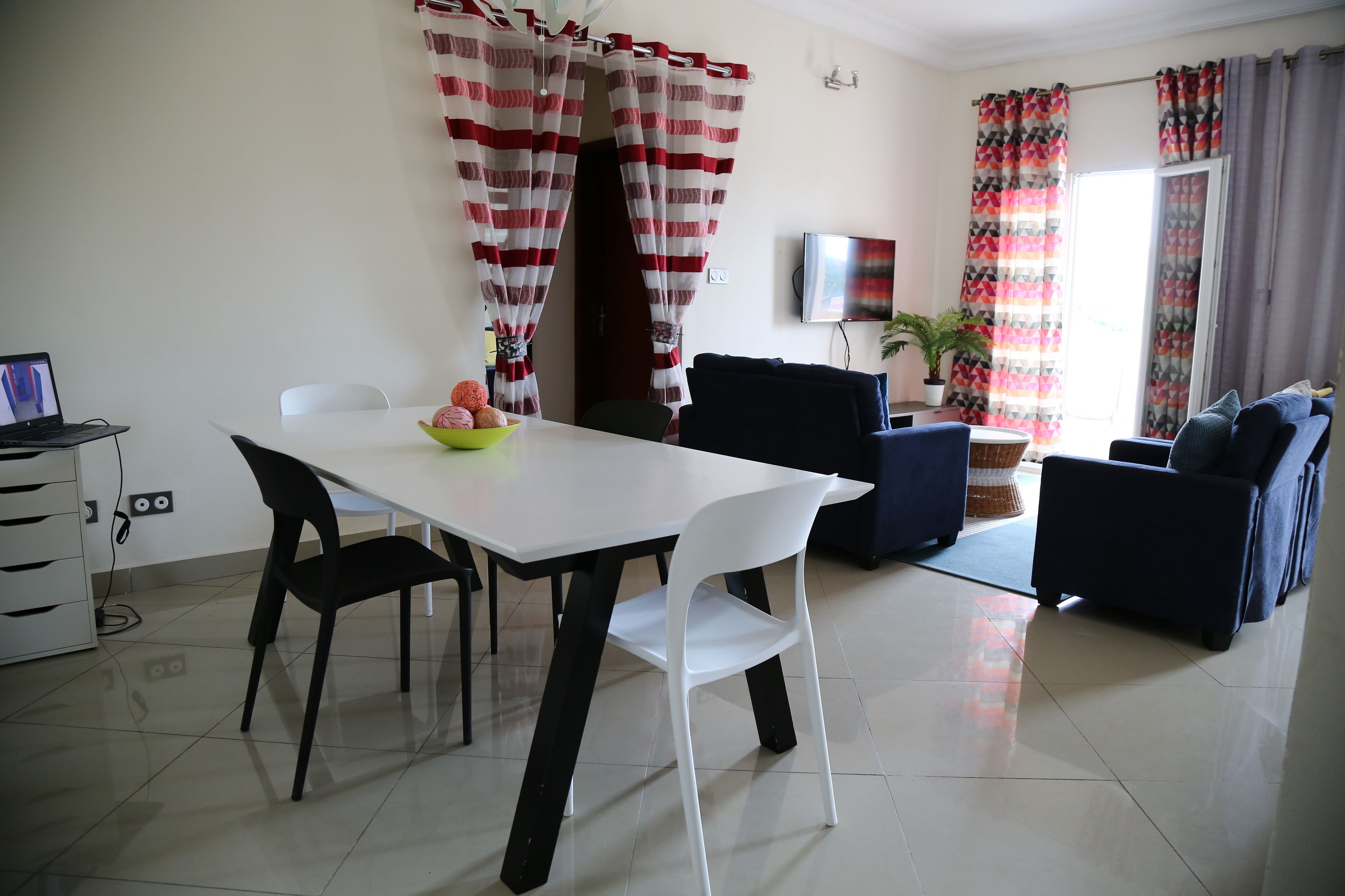 Comfort Double Room (Le Point Depart) | Living room | Plasma TV