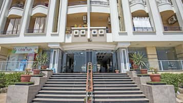 Pintu masuk properti