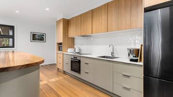 Ferienhaus, 3 Schlafzimmer | Eigene Küche | Kühlschrank, Mikrowelle, Ofen, Herdplatte