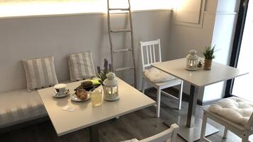 Free daily full breakfast