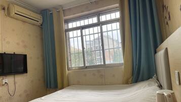 Double Room (Chinese Mainland Guests Only) | Blackout drapes, free WiFi, bed sheets