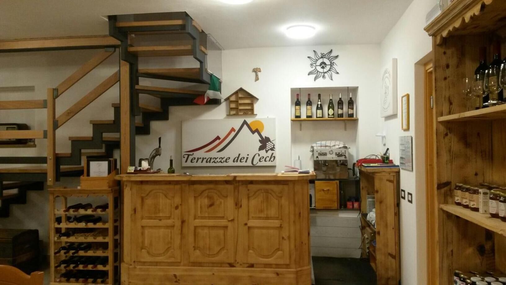 Wasserkocher mit Kaffee-/Teezubehör, Kühlschrank