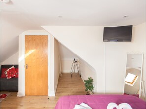 Studio, ensuite, pemandangan kebun (RP7)