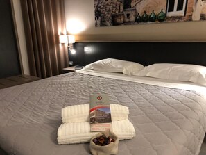 Roba de llit d'alta qualitat, escriptori i habitacions insonoritzades 