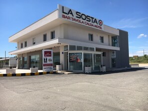 Front of property - La Sosta Motel (Matera)