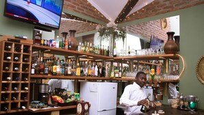 Bar (in der Unterkunft)