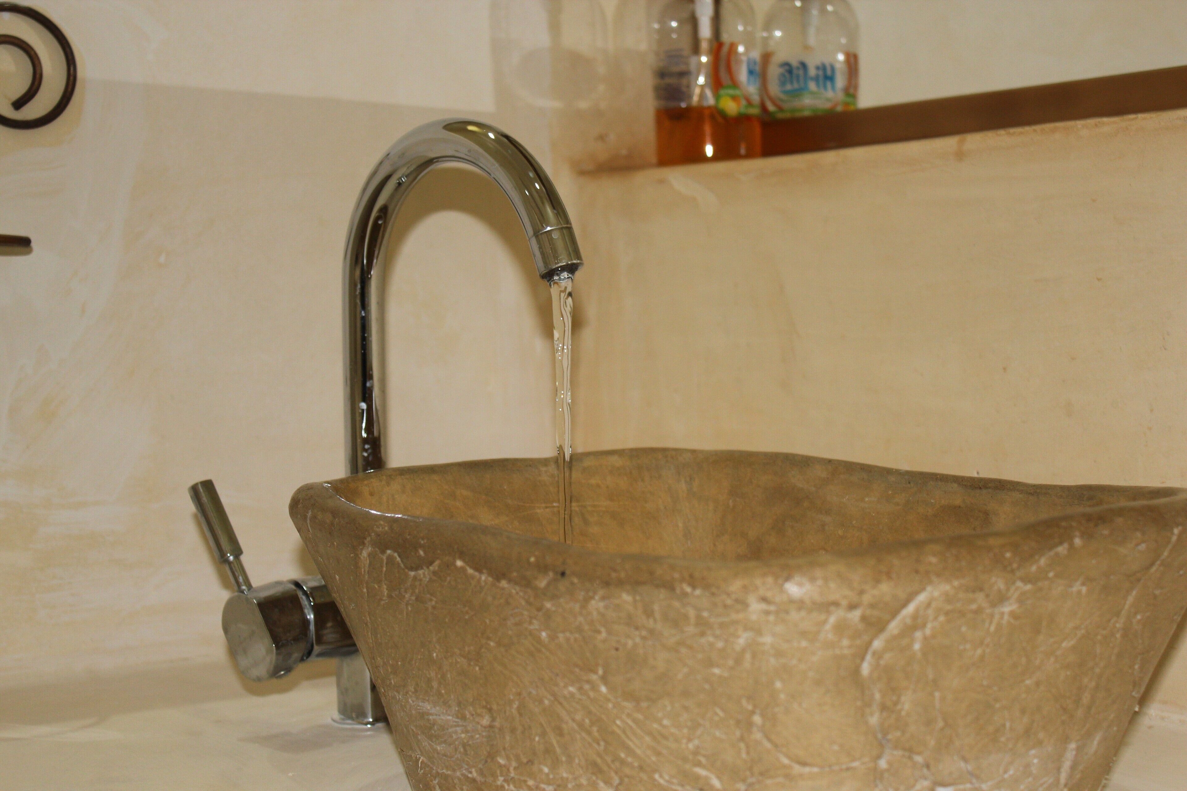 Bathroom sink