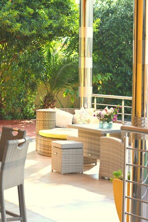 Balcony - SelaMod Village guest House (Chaneng)