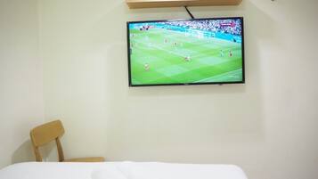 Quarto econômico | Wi-Fi de cortesia, roupa de cama