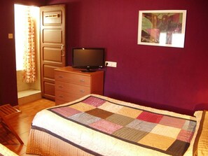 Wifi gratis y ropa de cama