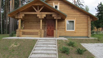 Cottage, 2 Bedrooms | Premium bedding, in-room safe, desk, laptop workspace