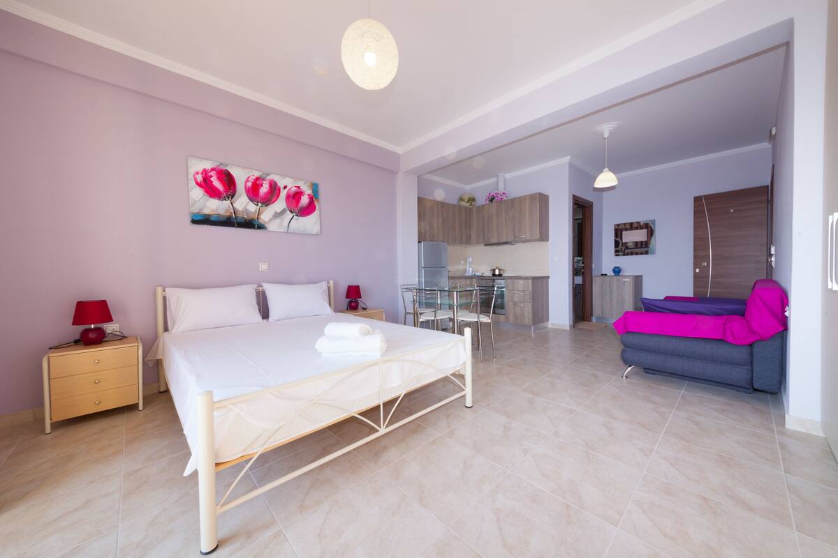 Family Studio, Sea View | Soundproofing, iron/ironing board, WiFi (free), bed sheets