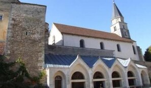 Exterior - Le Puits Fortifie (Salives)