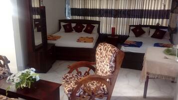 Kamar, 2 Tempat Tidur Queen, Bebas Asap Rokok | Wi-Fi gratis