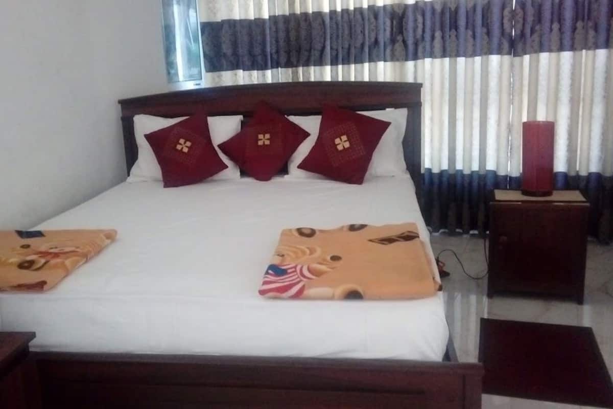 Room, 2 Queen Beds, Non Smoking | WiFi (free)
