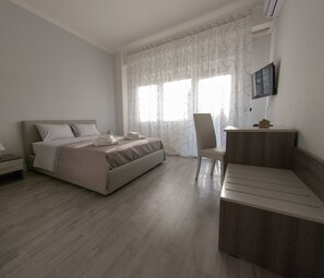 Standard Room, Balcony | Premium bedding, minibar, in-room safe, desk - Alla Vista Del Barocco (Lecce)