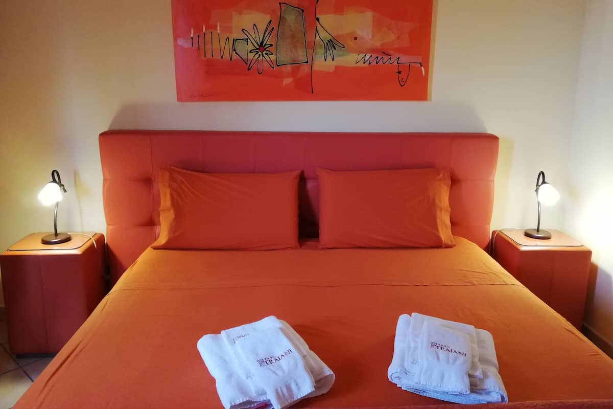 Camera familiare, 2 camere da letto | Con stile personalizzato, con arredamento individuale, una scrivania