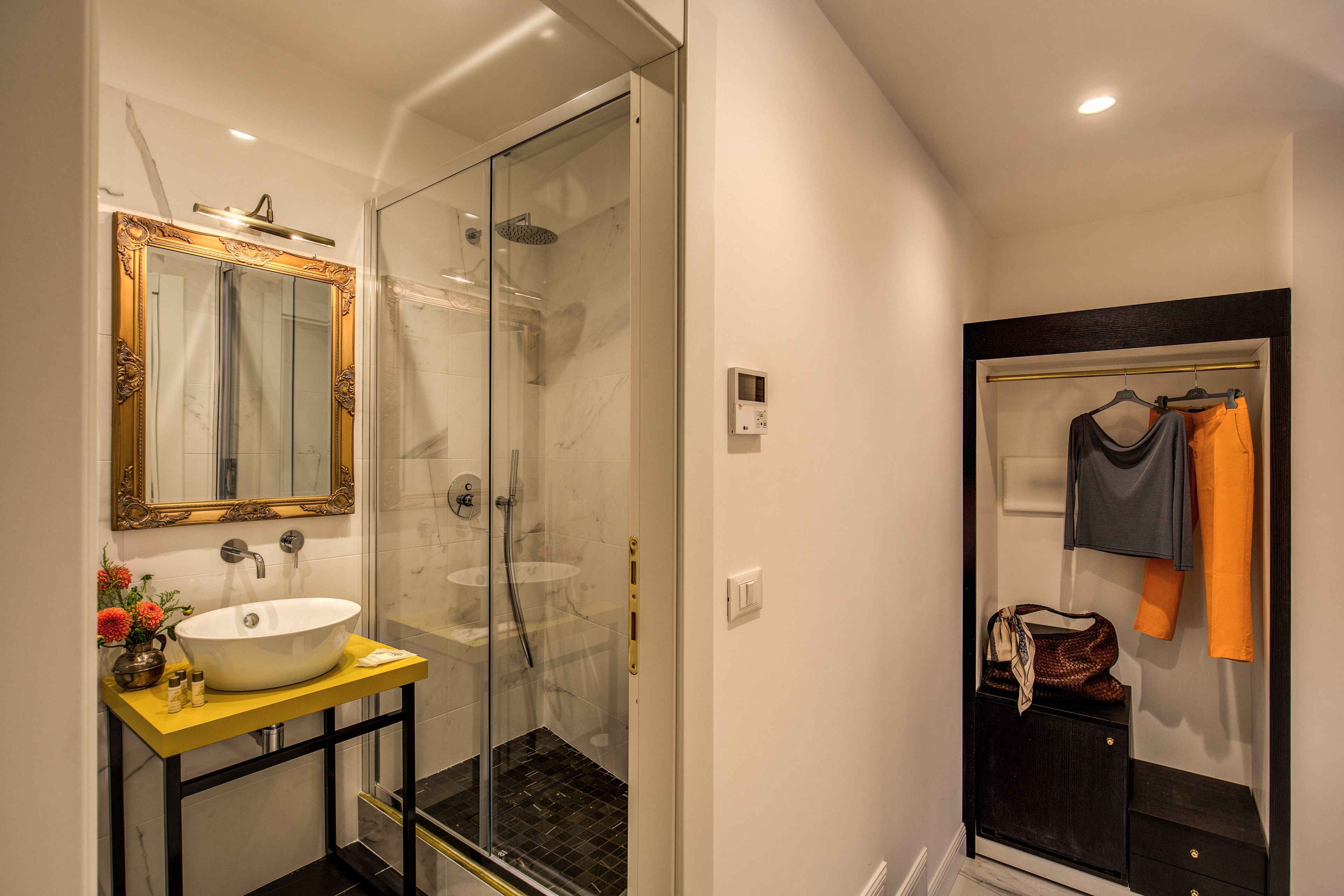 Foto - Little Queen Pantheon