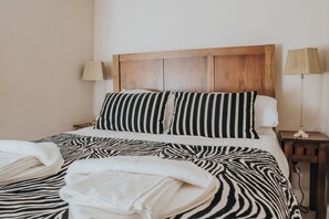 Appartement classique, 2 chambres, non-fumeur | Décor unique, ameublement unique, rideaux d’obscurcissement