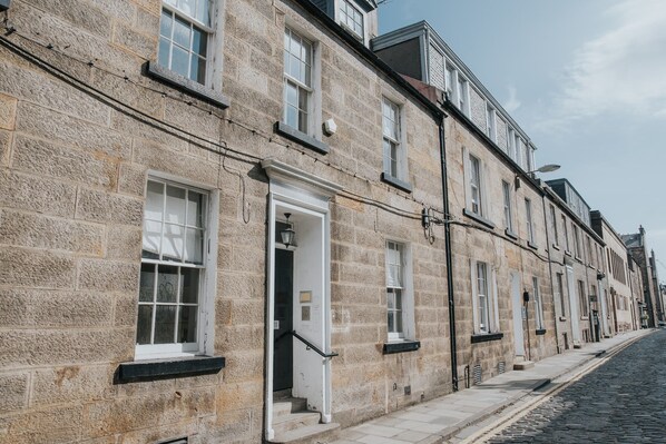 View from property - Reizand Apartments, Young St (Edinburgh)