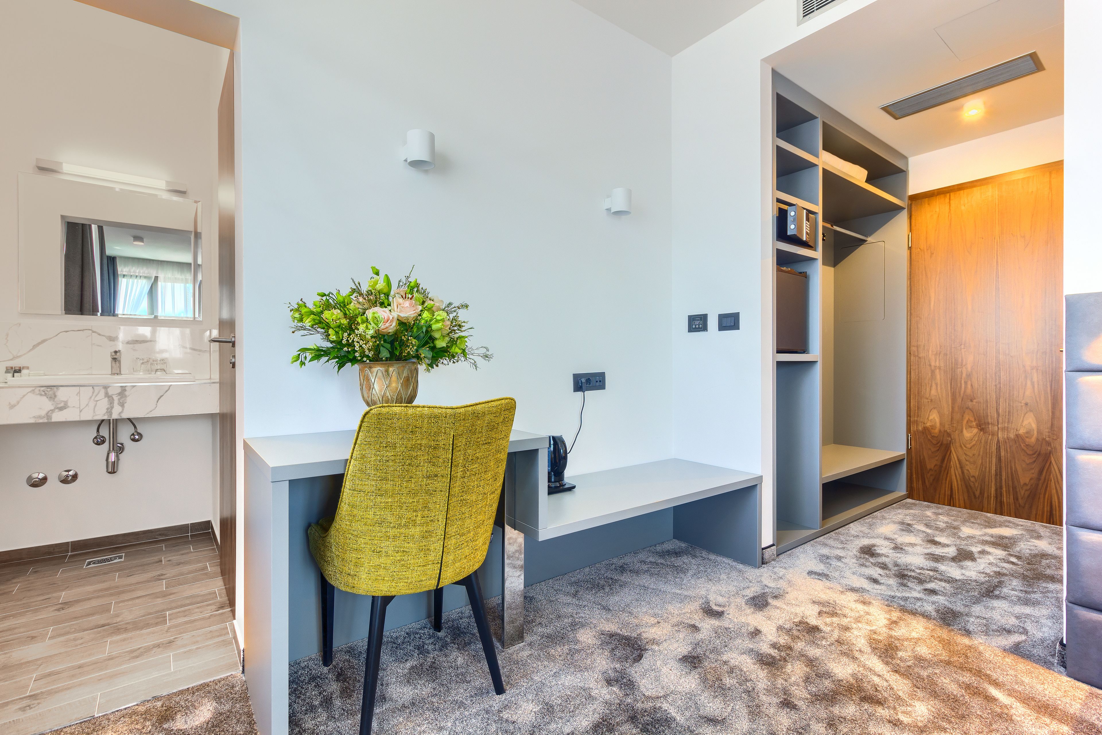 deluxe double or twin room | living room | plasma tv