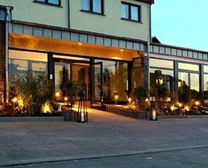 Property entrance - Parkhotel Nieheim (Nieheim)
