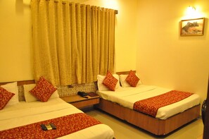 1 bedroom, desk, rollaway beds, free WiFi